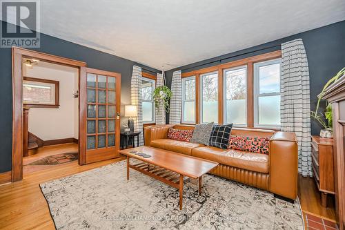 20 Mac Avenue, Guelph, ON - Indoor Photo Showing Living Room