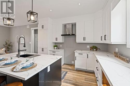 380 Highway 36, Kawartha Lakes (Bobcaygeon), ON - Indoor Photo Showing Kitchen