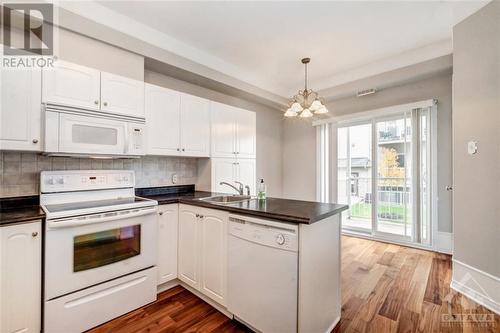 50 Briargate Private Unit#4, Ottawa, ON - Indoor Photo Showing Kitchen