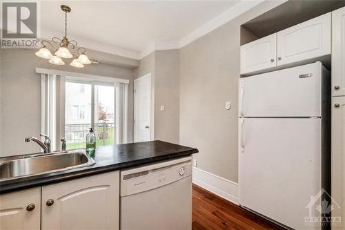 50 Briargate Private Unit#4, Ottawa, ON - Indoor Photo Showing Kitchen