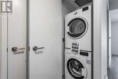 910 - 19 Western Battery Road, Toronto, ON - Indoor Photo Showing Laundry Room