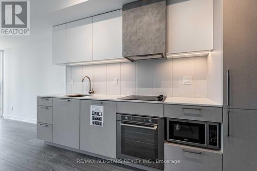 910 - 19 Western Battery Road, Toronto, ON - Indoor Photo Showing Kitchen