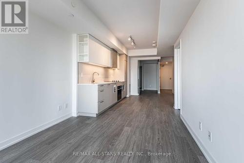 910 - 19 Western Battery Road, Toronto, ON - Indoor Photo Showing Kitchen