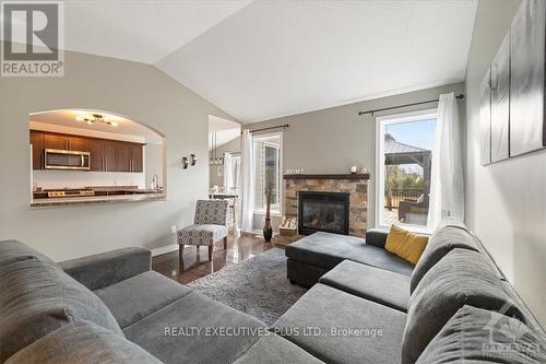 194 Levis Street, Clarence-Rockland, ON - Indoor Photo Showing Living Room With Fireplace