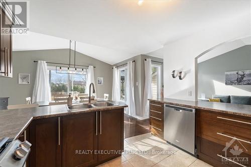 194 Levis Street, Clarence-Rockland, ON - Indoor Photo Showing Kitchen With Double Sink