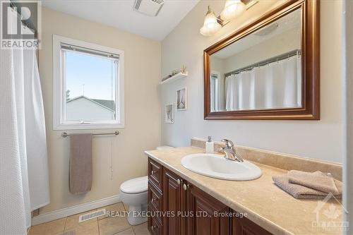 194 Levis Street, Clarence-Rockland, ON - Indoor Photo Showing Bathroom