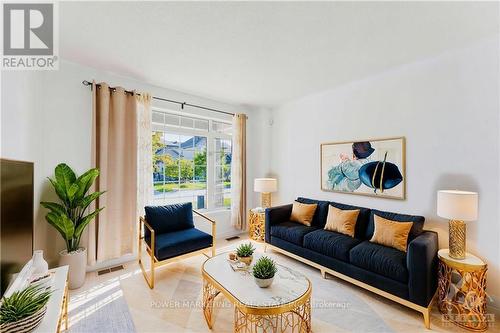 241 Dave Smith Crescent, Ottawa, ON - Indoor Photo Showing Living Room