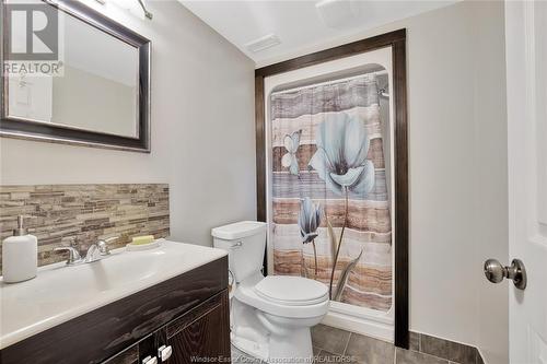 3869 Maguire, Windsor, ON - Indoor Photo Showing Bathroom