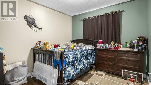 74 Walker Drive, Kingsville, ON - Indoor Photo Showing Bedroom