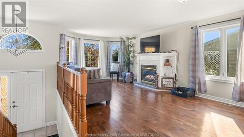 74 Walker Drive, Kingsville, ON - Indoor Photo Showing Living Room With Fireplace