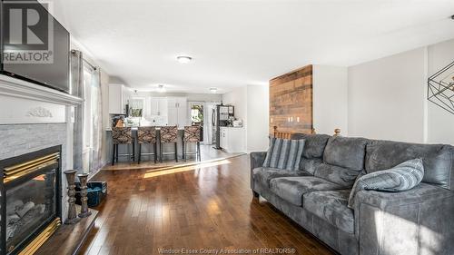 74 Walker Drive, Kingsville, ON - Indoor Photo Showing Living Room With Fireplace