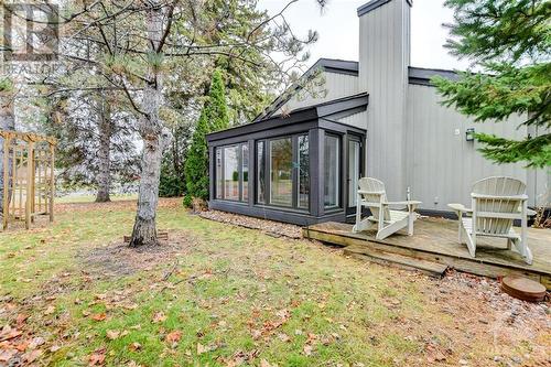 2 Kittansett Court, Ottawa, ON - Outdoor