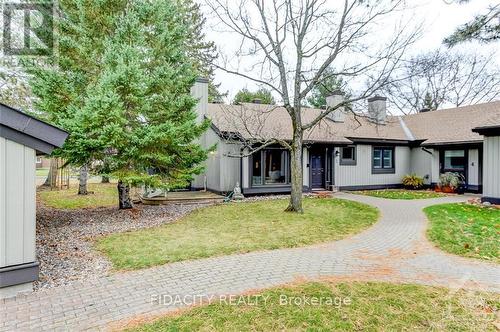 2 Kittansett Court, Ottawa, ON - Outdoor