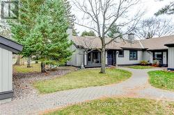 2 KITTANSETT COURT  Ottawa, ON K2S 1B9