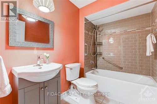 2 Kittansett Court, Ottawa, ON - Indoor Photo Showing Bathroom