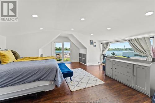 8830 Riverside Drive, Windsor, ON - Indoor Photo Showing Bedroom