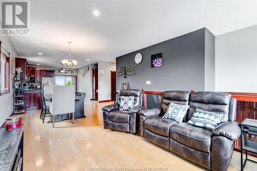 169 Branton Crescent, Tecumseh, ON - Indoor Photo Showing Living Room