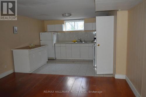 Lower - 342 Wenlock Street, Richmond Hill, ON - Indoor Photo Showing Kitchen