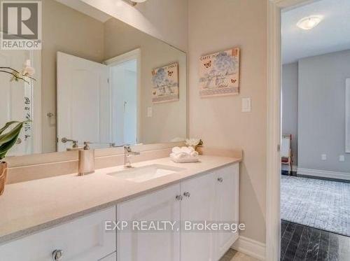 50 Sharonview Crescent, East Gwillimbury, ON - Indoor Photo Showing Bathroom