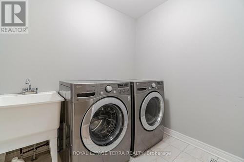 14 Golden Fern Street, Markham, ON - Indoor Photo Showing Laundry Room