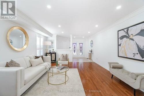 9 Rosario Drive, Vaughan, ON - Indoor Photo Showing Living Room