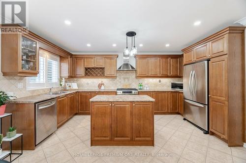 9 Rosario Drive, Vaughan, ON - Indoor Photo Showing Kitchen With Stainless Steel Kitchen