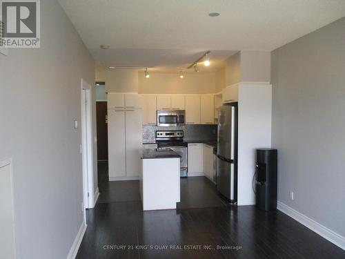 1101 - 37 Galleria Parkway, Markham, ON - Indoor Photo Showing Kitchen With Stainless Steel Kitchen