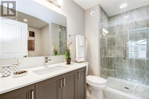 725 Twist Way, Ottawa, ON - Indoor Photo Showing Bathroom