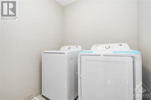 725 Twist Way, Ottawa, ON - Indoor Photo Showing Laundry Room