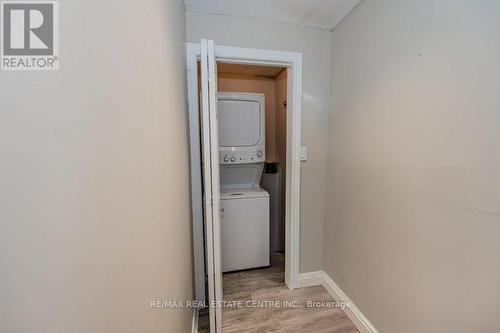 16 - 18 St Andrews Street, Cambridge, ON - Indoor Photo Showing Laundry Room