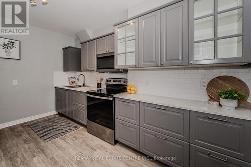 16 - 18 St Andrews Street, Cambridge, ON - Indoor Photo Showing Kitchen