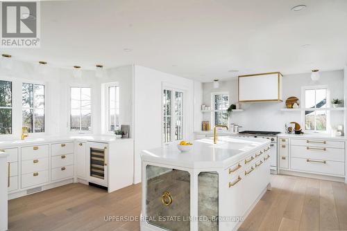 15886 Niagara River Parkway, Niagara-On-The-Lake, ON - Indoor Photo Showing Kitchen With Upgraded Kitchen