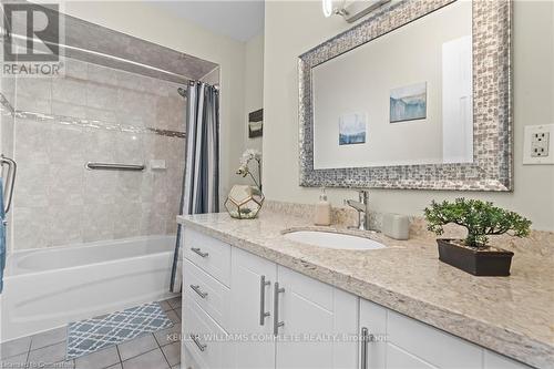 28 - 14 Derby Street, Hamilton, ON - Indoor Photo Showing Bathroom