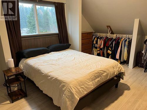 2013 Hepburn Drive, Fruitvale, BC - Indoor Photo Showing Bedroom