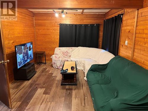 2013 Hepburn Drive, Fruitvale, BC - Indoor Photo Showing Bedroom