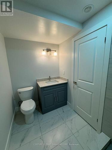 470 Jessica Way Road, London, ON - Indoor Photo Showing Bathroom