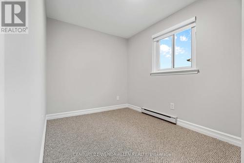 292 Chaleur Avenue, Oshawa, ON - Indoor Photo Showing Other Room