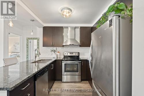 211 - 21 Brookhouse Drive, Clarington, ON - Indoor Photo Showing Kitchen With Double Sink With Upgraded Kitchen