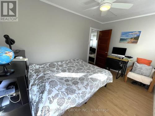 387 Raines Street, Georgina, ON - Indoor Photo Showing Bedroom