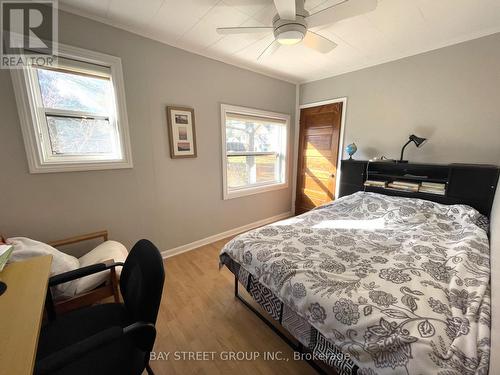 387 Raines Street, Georgina, ON - Indoor Photo Showing Bedroom