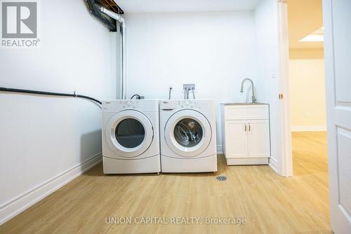 163 Joanna Crescent, Vaughan, ON - Indoor Photo Showing Laundry Room