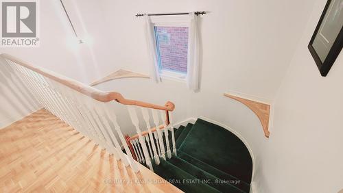 22 Elmpark Court, Richmond Hill, ON - Indoor Photo Showing Other Room