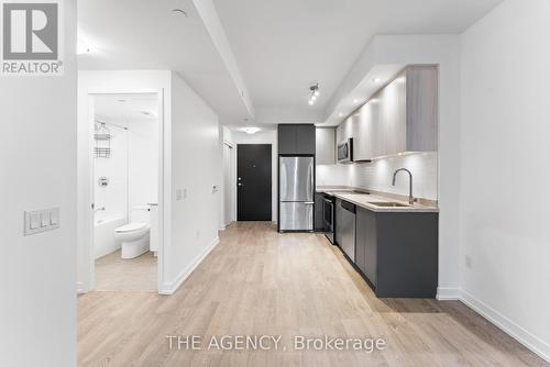 307E - 8868 Yonge Street, Richmond Hill, ON - Indoor Photo Showing Kitchen