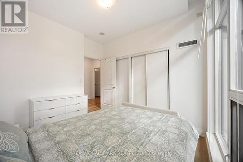 114 - 18 Harding Boulevard, Richmond Hill, ON - Indoor Photo Showing Bedroom