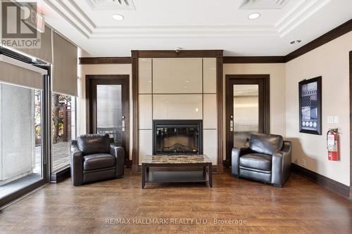 114 - 18 Harding Boulevard, Richmond Hill, ON - Indoor With Fireplace