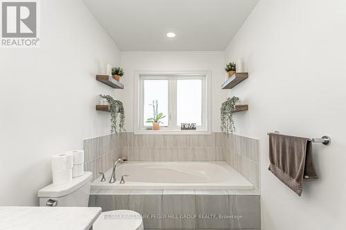 2252 Grainger Loop, Innisfil, ON - Indoor Photo Showing Bathroom