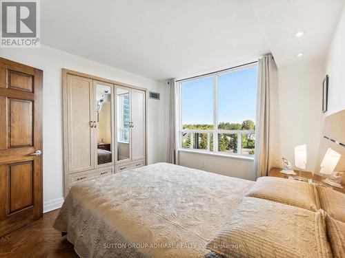 604 - 7 Townsgate Drive, Vaughan, ON - Indoor Photo Showing Bedroom