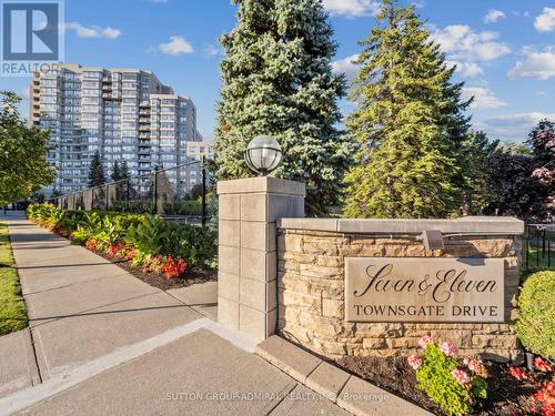 604 - 7 Townsgate Drive, Vaughan, ON - Outdoor