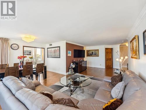 604 - 7 Townsgate Drive, Vaughan, ON - Indoor Photo Showing Living Room