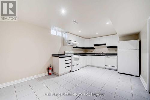 Bsmt - 53 Cherhill Drive, Vaughan, ON - Indoor Photo Showing Kitchen